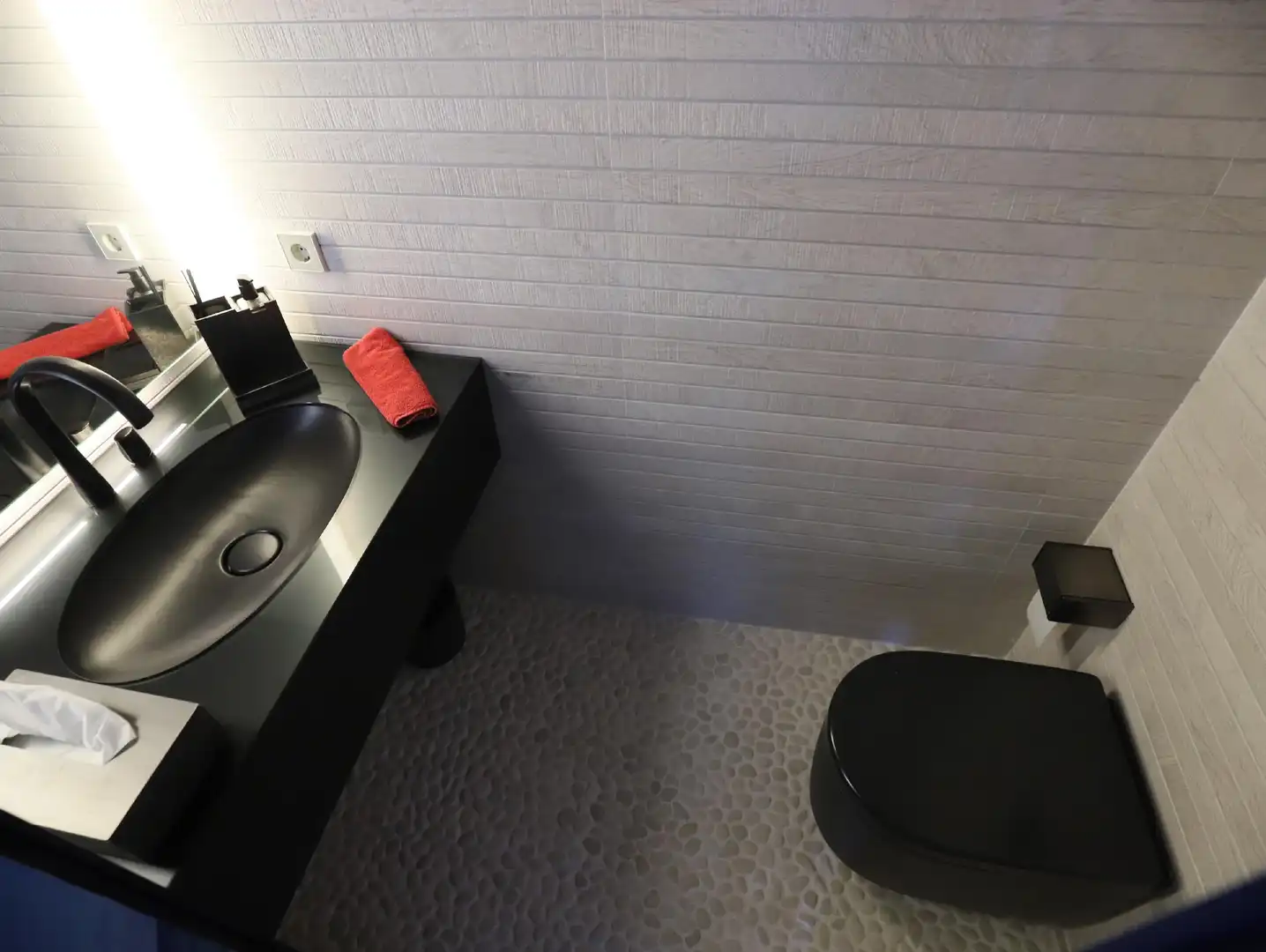 Bathroom of Flat for sale in Sitges  with Air Conditioner, Heating and Private garden