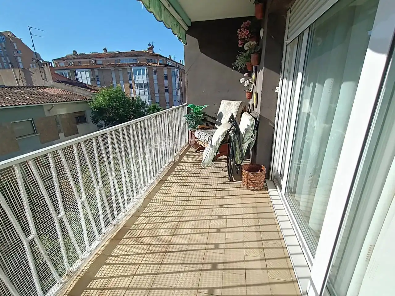 Terraza de Piso en venta en Vic con Calefacción, Trastero y Balcón