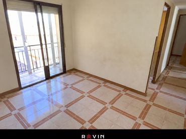 Piso con balcón en venta en Ronda Astrónomo Al-Jayyani