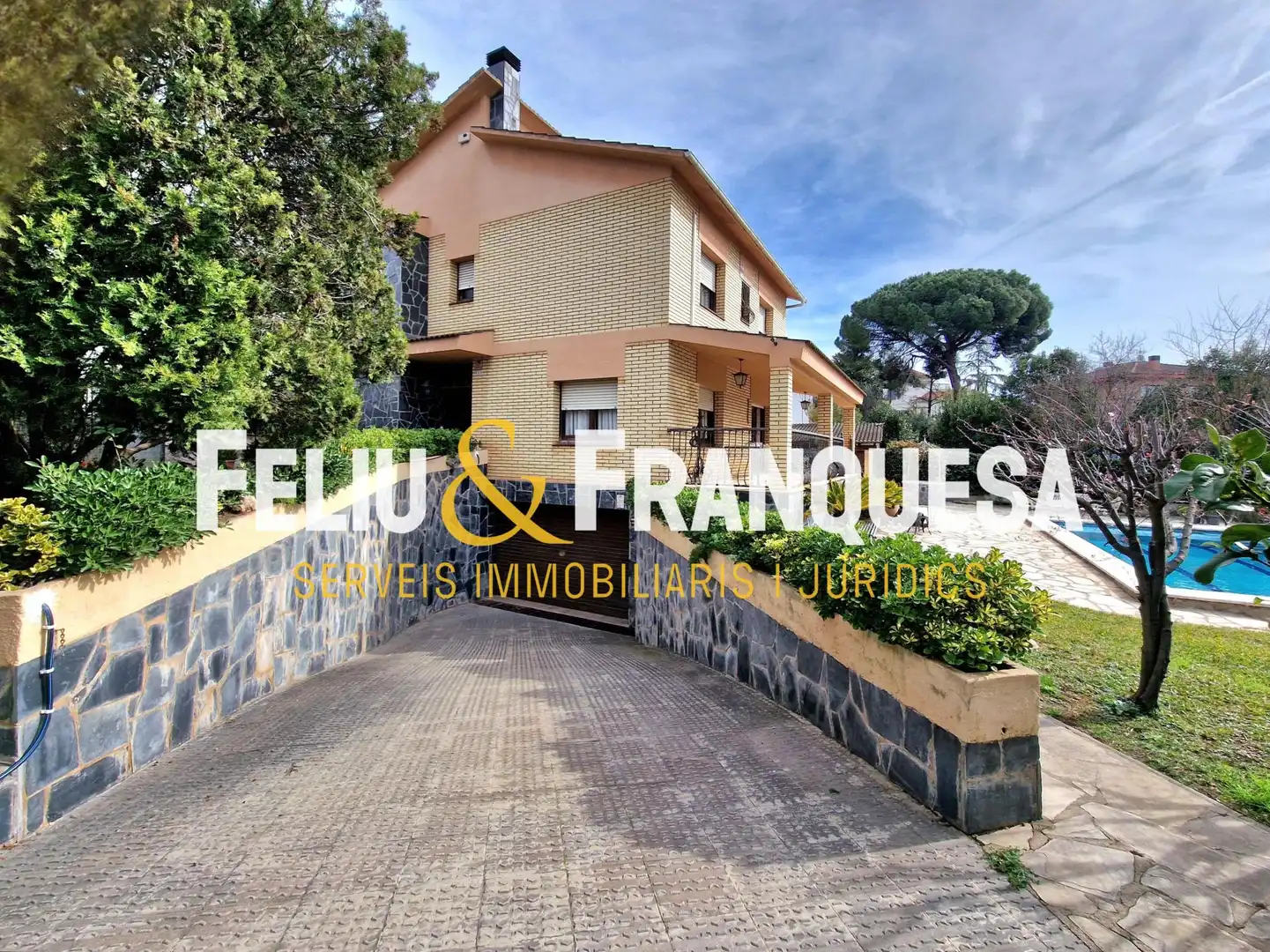 Exterior view of Houses for sale in Sant Cugat del Vallès  with Heating, Private garden and Terrace
