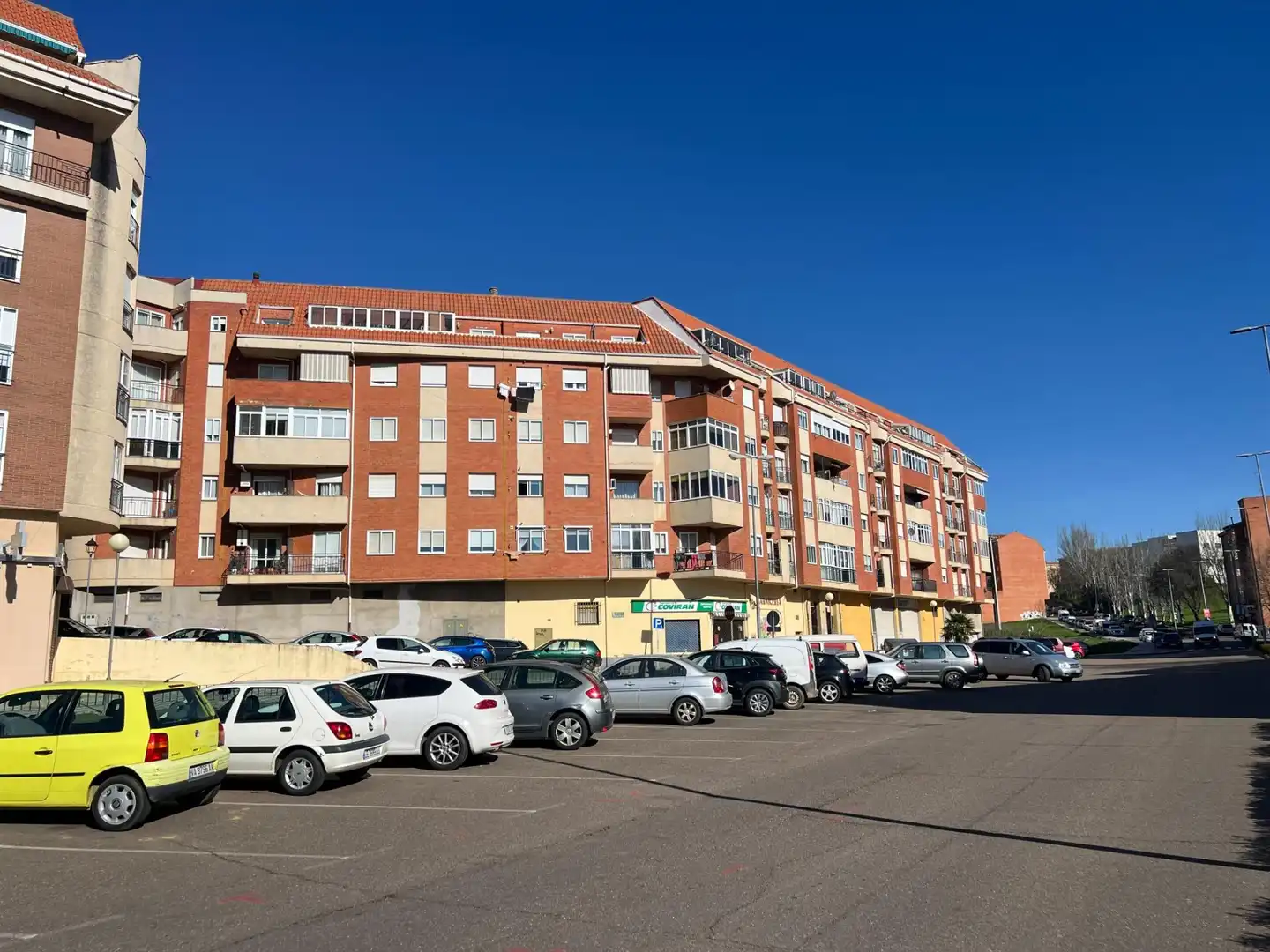 Vista exterior de Piso en venta en Benavente con Calefacción y Balcón