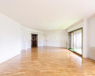 Living room of Apartment to rent in Majadahonda  with Air Conditioner, Terrace and Swimming Pool