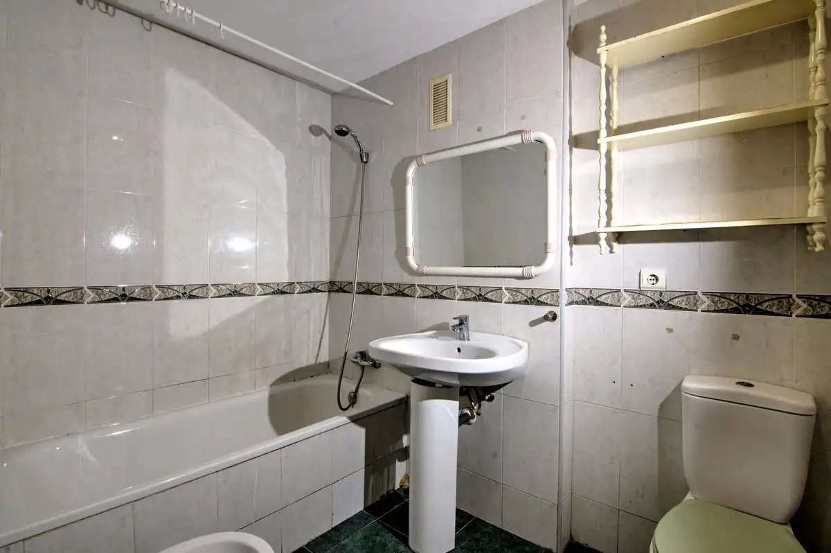 Baño de Piso en venta en Alicante / Alacant con Calefacción y Piscina