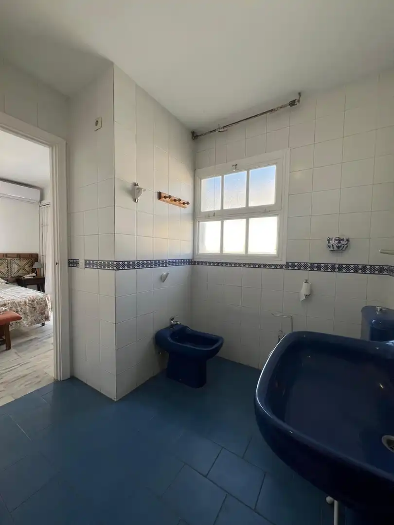 Bany de Casa adosada en venda en Fuengirola amb Aire condicionat, Jardí privat i Terrassa