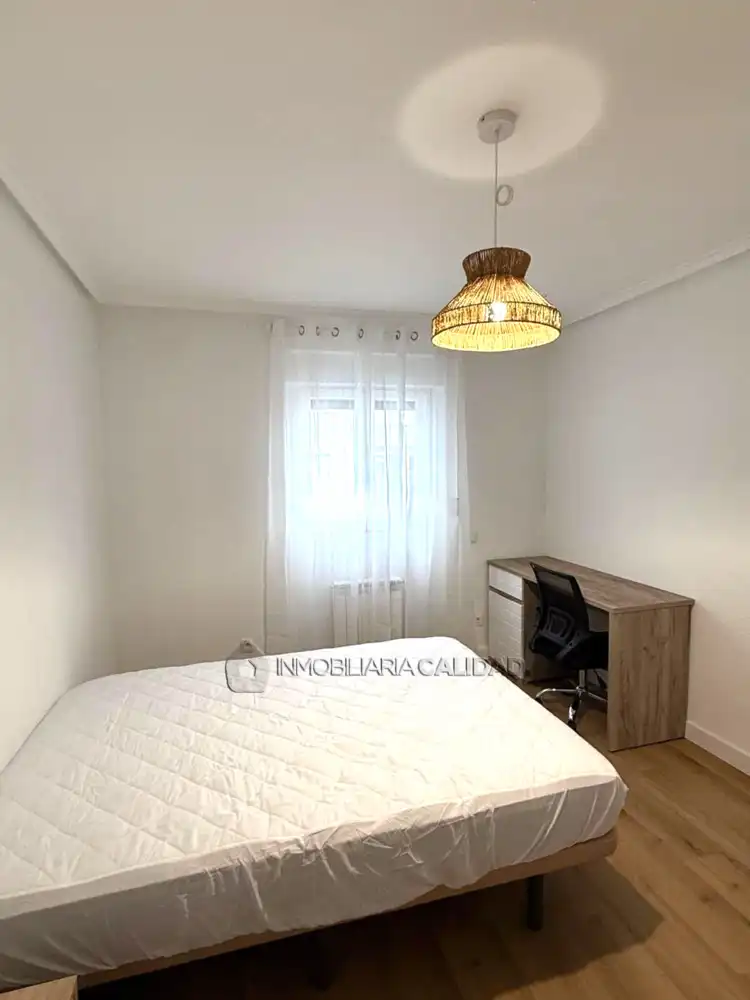 Schlafzimmer von Wohnung zur Miete in Burgos mit Heizung