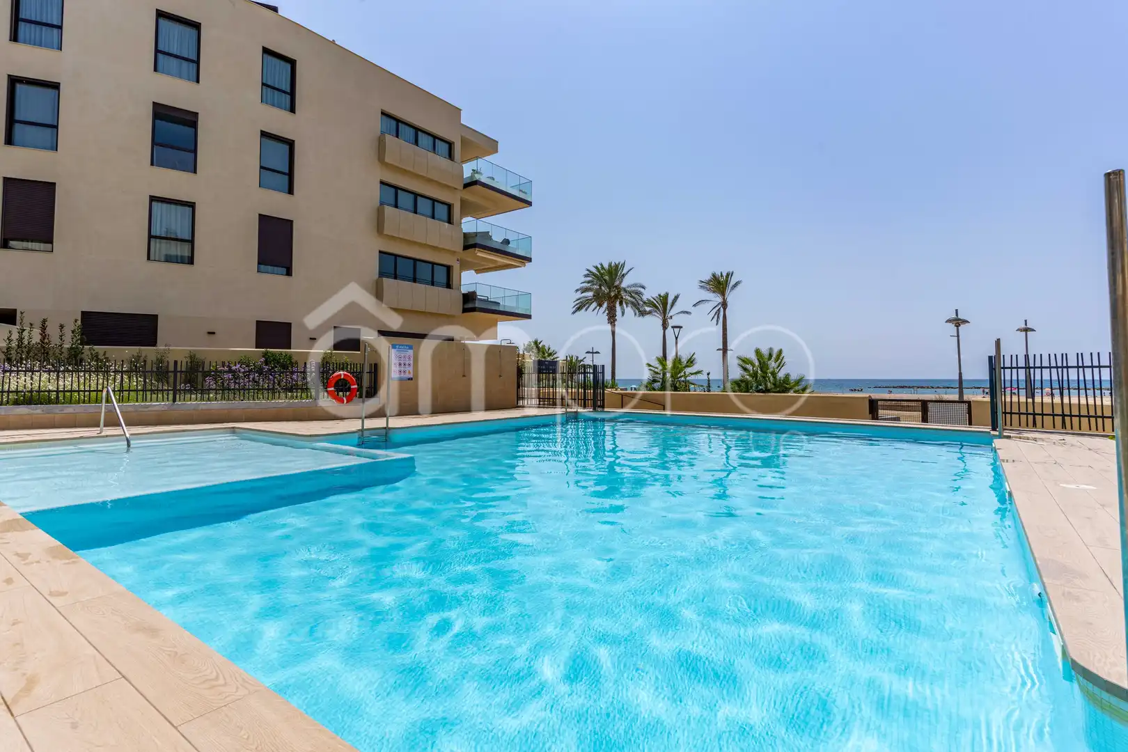 Piscina de Piso en venta en Cubelles con Terraza y Trastero