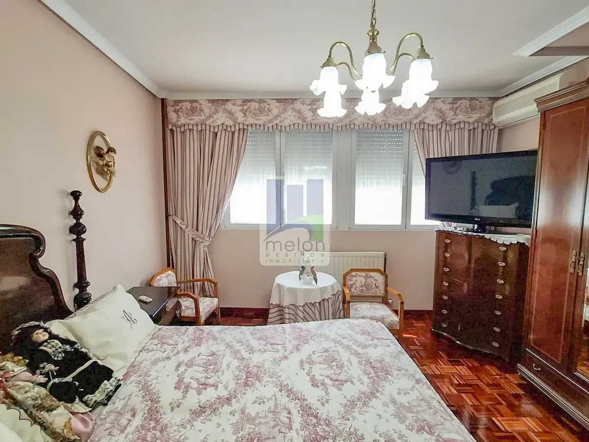 Chalet en venta en QUINTANADUEÑAS, imagen 2