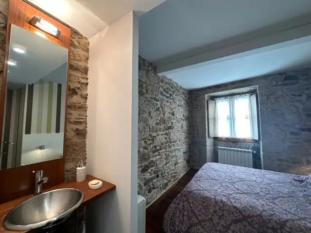 Schlafzimmer von Wohnungen zur Miete in Santiago de Compostela  mit Heizung, Privatgarten und Parkett
