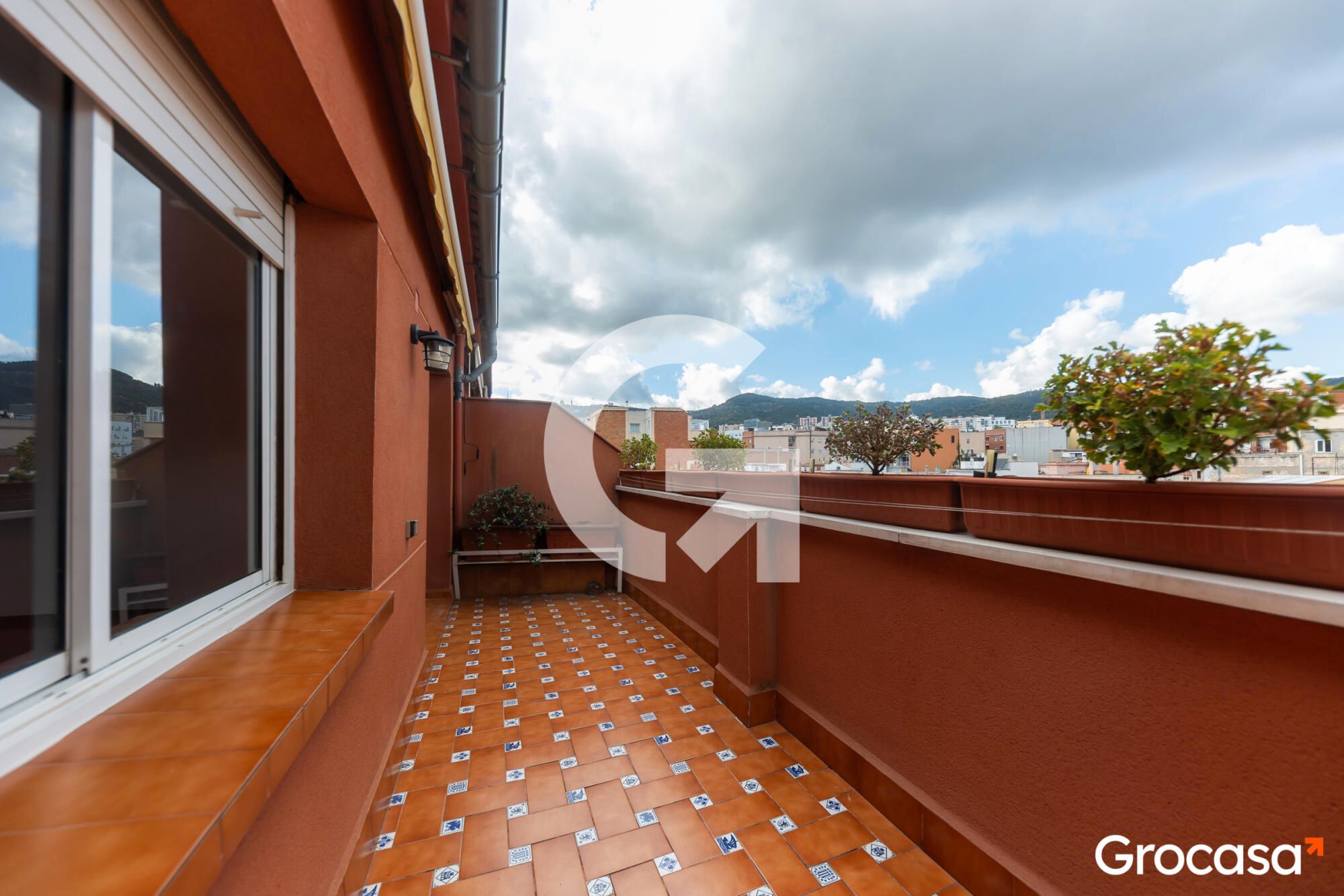 Terraza de Dúplex en venta en  Barcelona Capital con Calefacción, Terraza y Horno