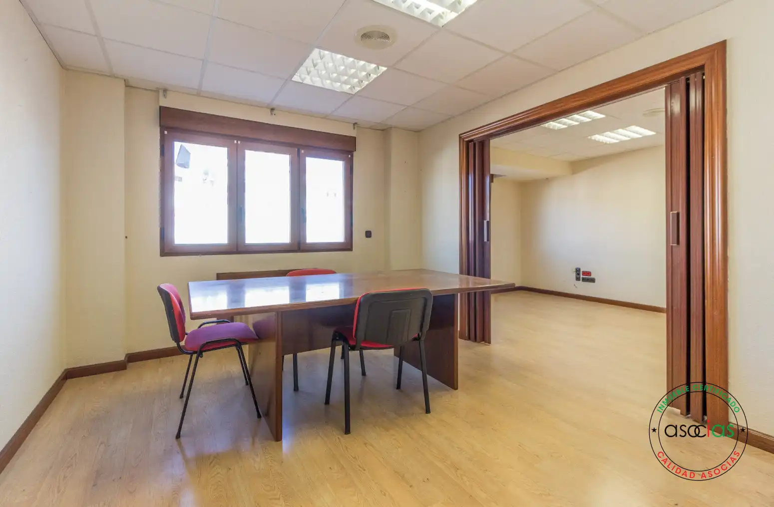 Büro zum Verkauf in Avilés mit Heizung