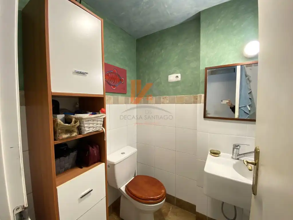 Baño de Piso en venta en Santiago de Compostela  con Horno