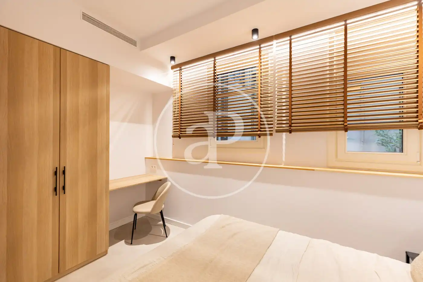 Schlafzimmer von Wohnung zum Verkauf in Barcelona mit Klimaanlage, Heizung und Terrasse