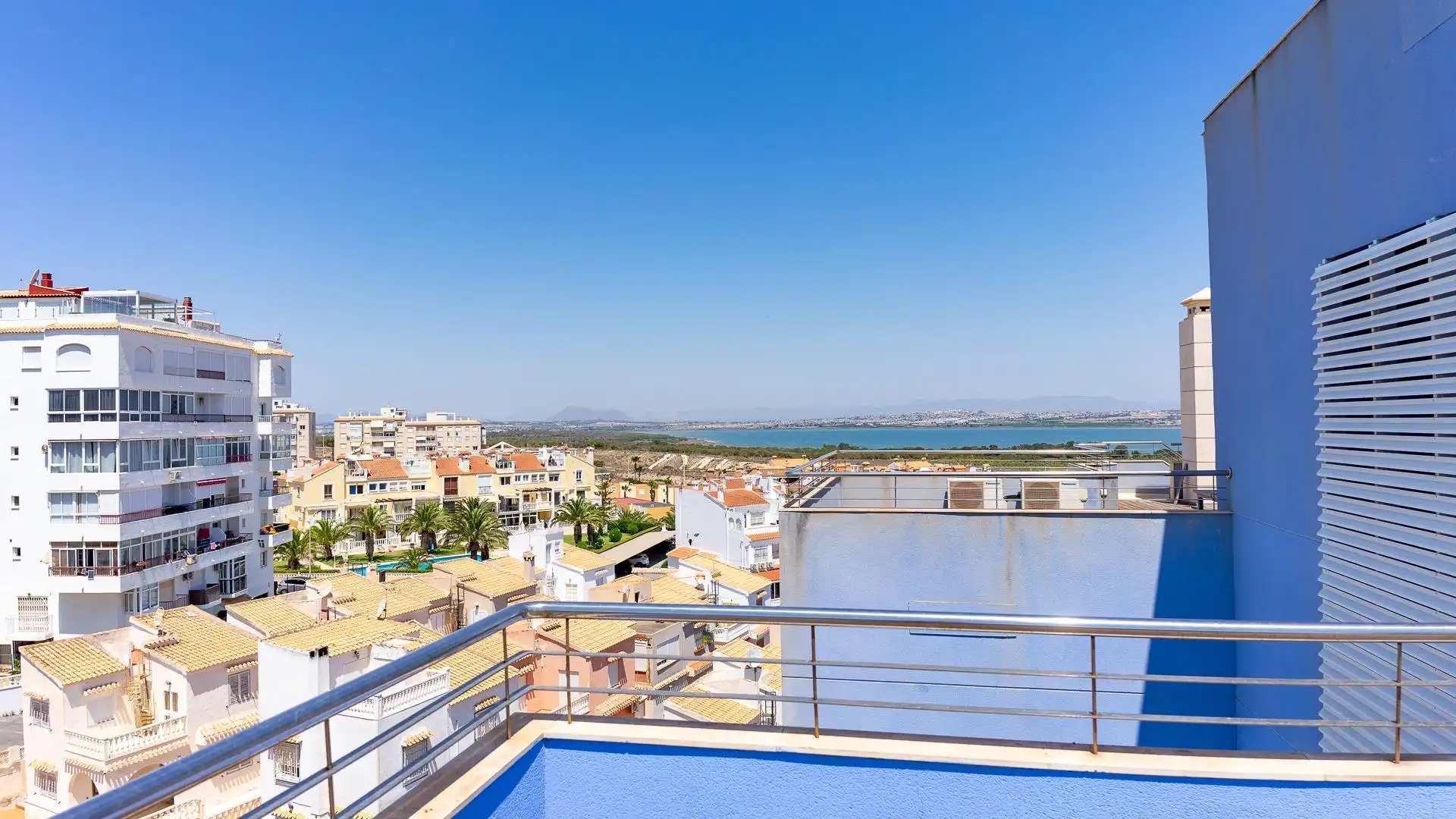 Terraza de Ático en venta en Torrevieja con Aire acondicionado, Terraza y Trastero