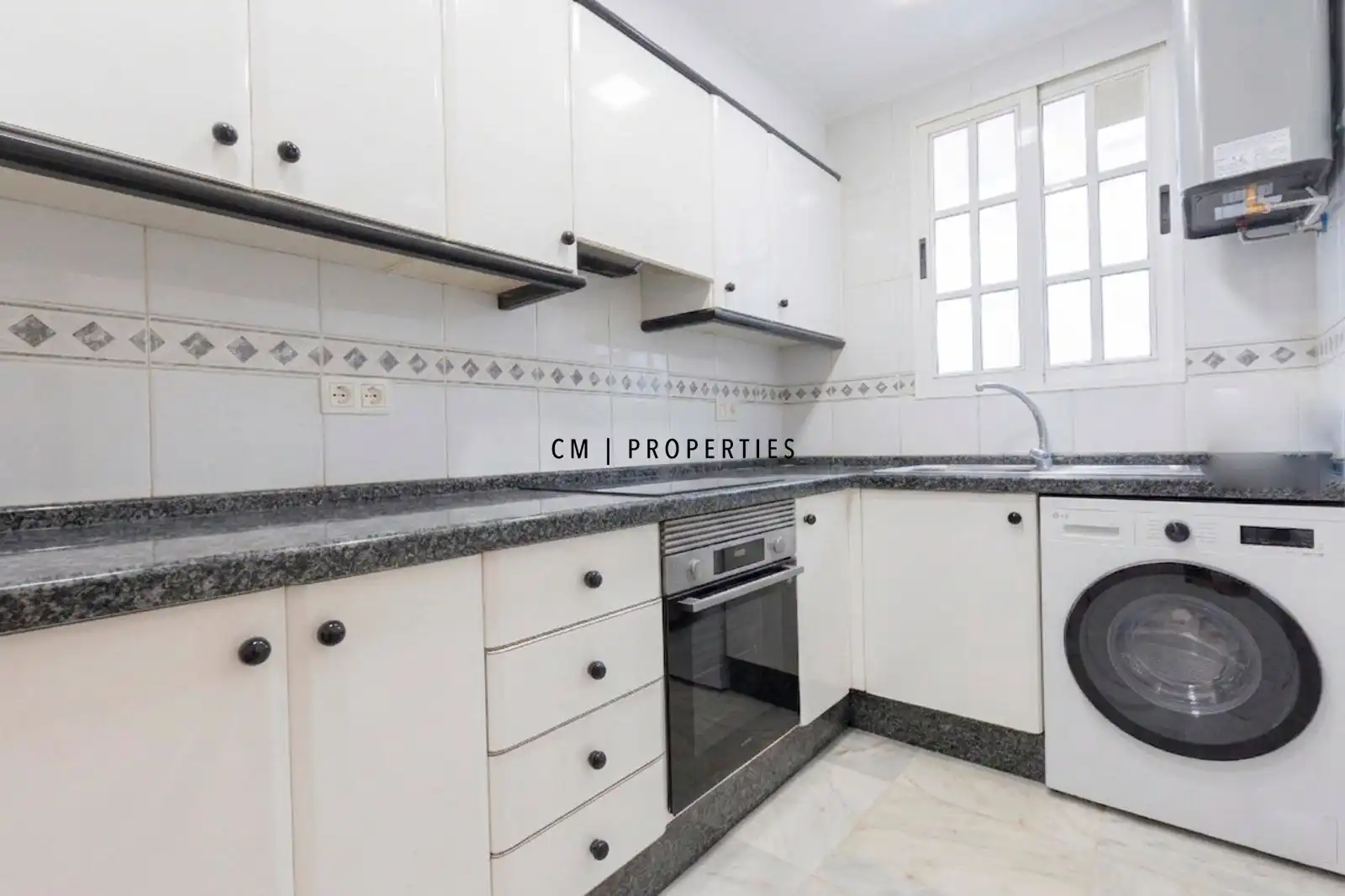 Kitchen of Flat for rent in Valencia  with Air Conditioner, Heating and Terrace