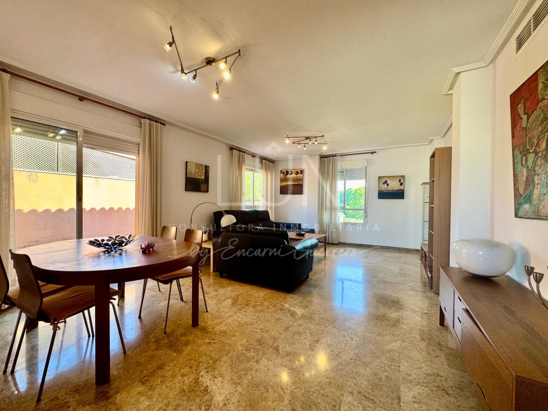 Sala d'estar de Àtic de lloguer en Molina de Segura amb Aire condicionat, Calefacció i Jardí privat