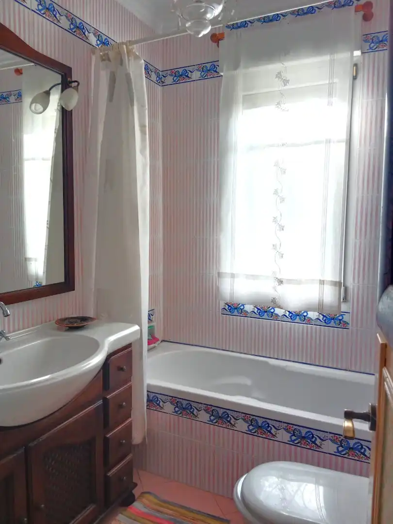 Baño de Casa o chalet en venta en Bareyo con Calefacción, Jardín privado y Terraza