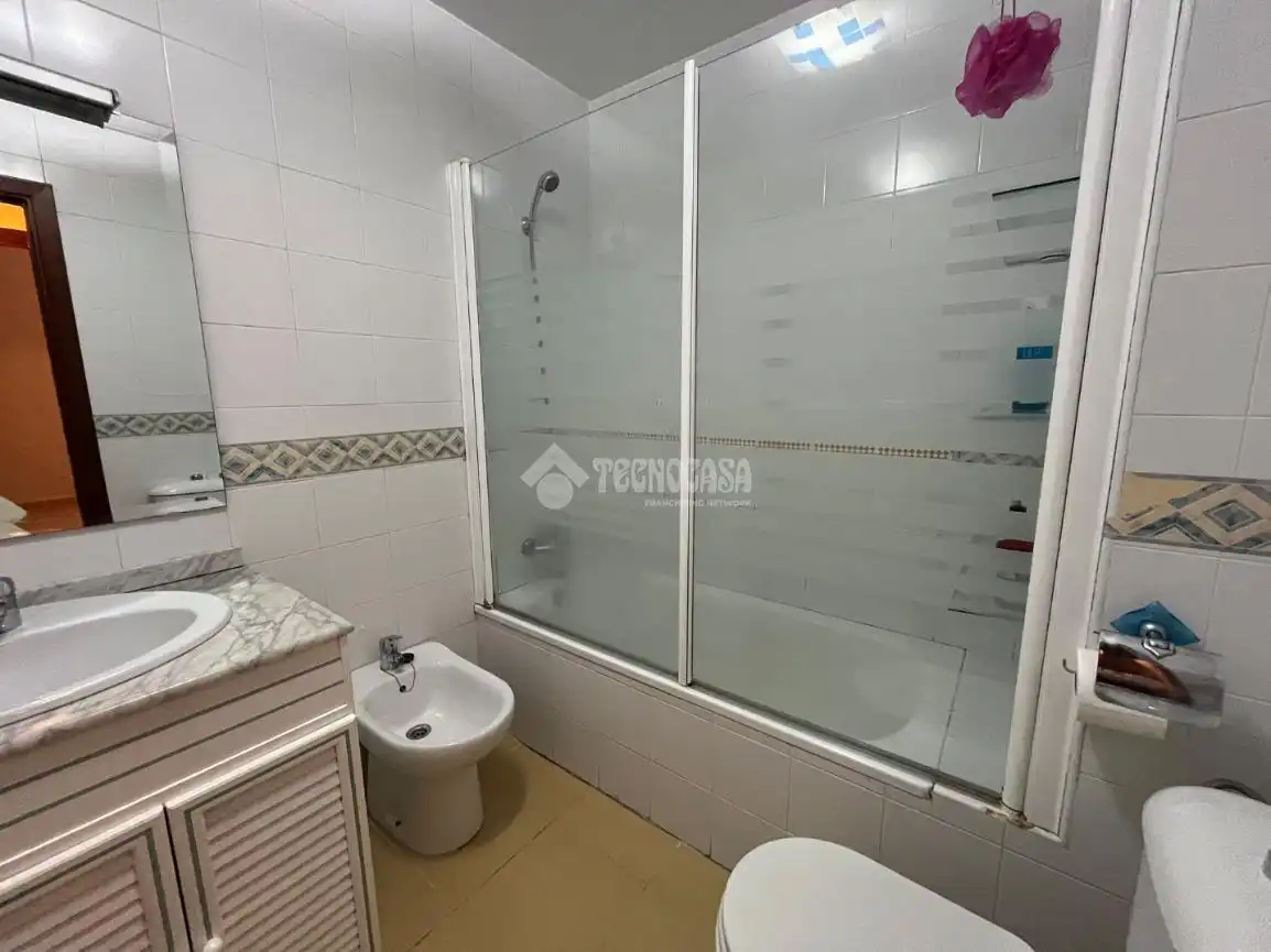 Baño de Piso en venta en Dos Hermanas con Trastero