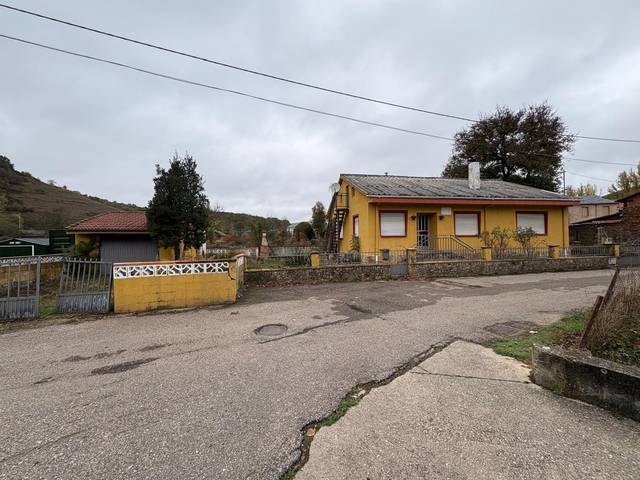 Finca rústica en Venta en Valdesamario