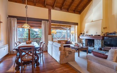 Wohnzimmer von Haus oder Chalet zum verkauf in Fontanals de Cerdanya mit Heizung, Terrasse und Abstellraum