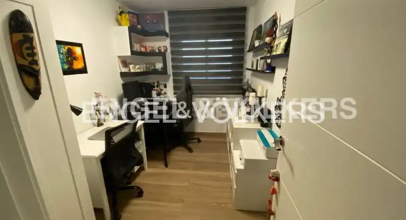 Flat for sale in Barcelona  with Air Conditioner, Heating and Balcony