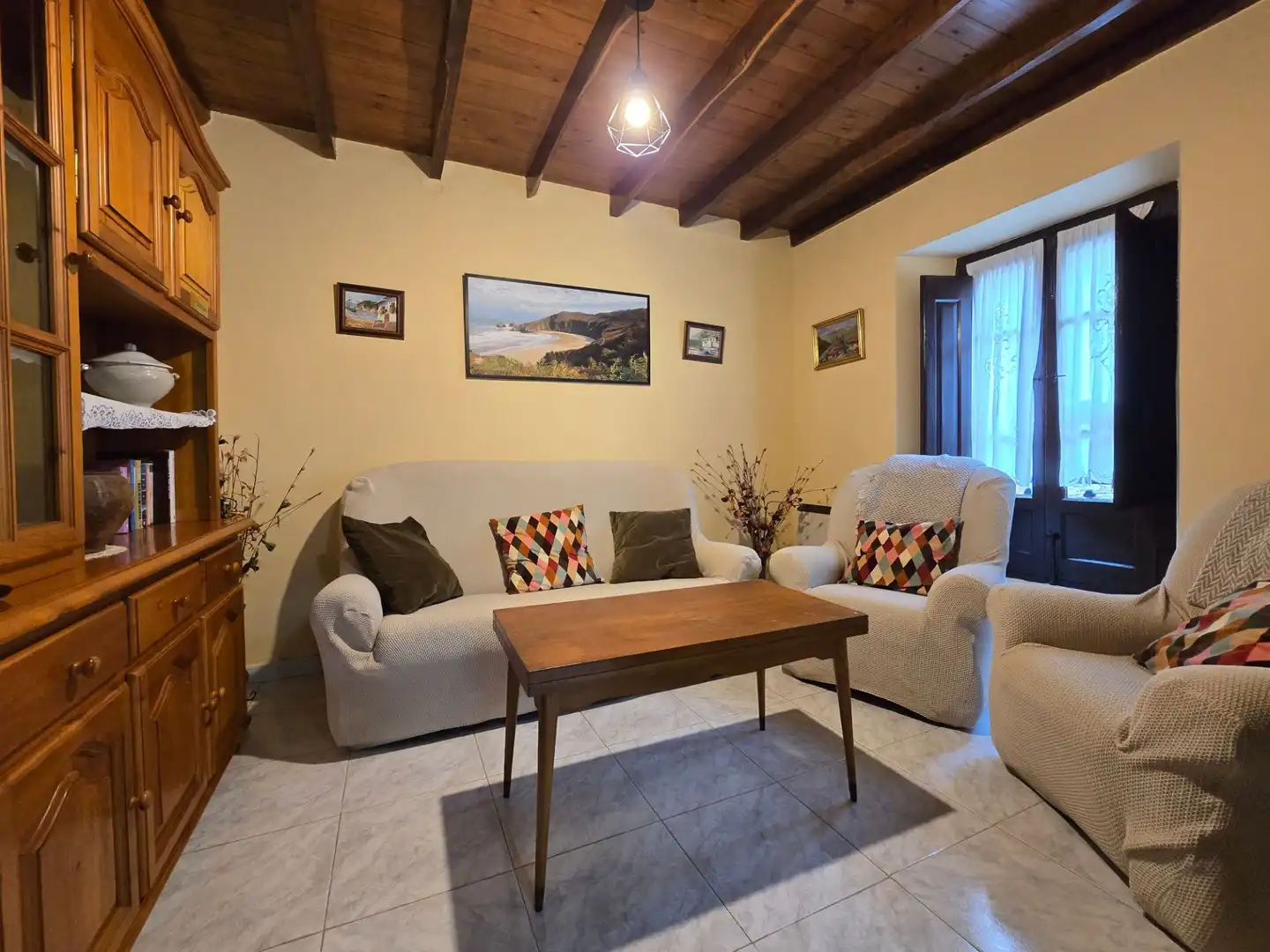 Sala d'estar de Casa o xalet en venda en Llanes amb Calefacció, Terrassa i Traster