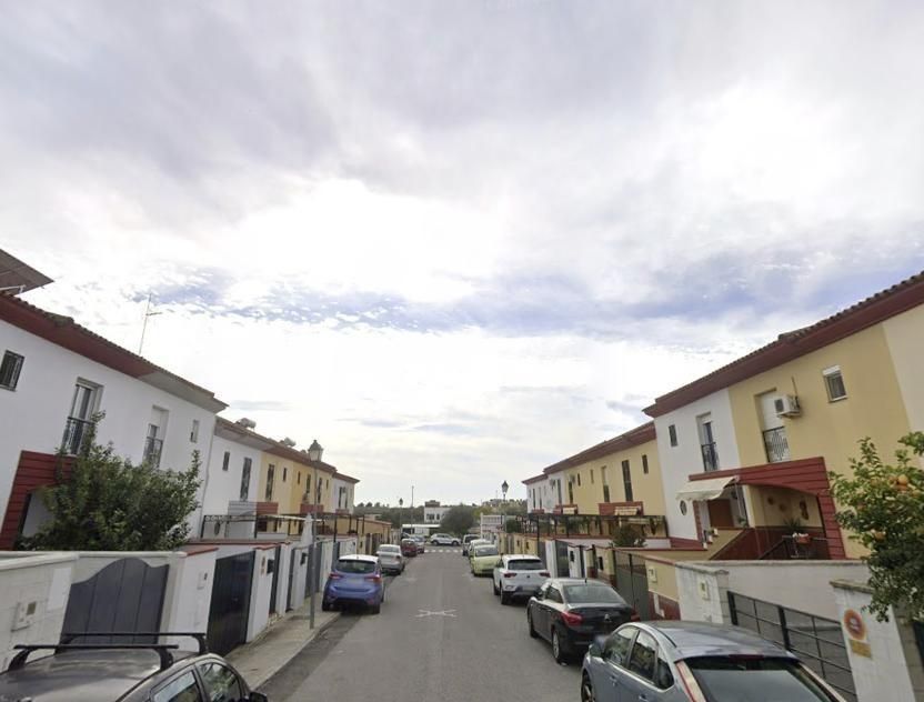 Exterior view of House or chalet for sale in Mairena del Aljarafe