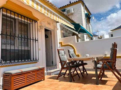 Jardí de Casa o xalet en venda en Orihuela amb Aire condicionat, Terrassa i Piscina