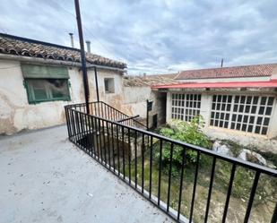 Vista exterior de Casa o xalet en venda en Gurrea de Gállego amb Jardí privat i Terrassa