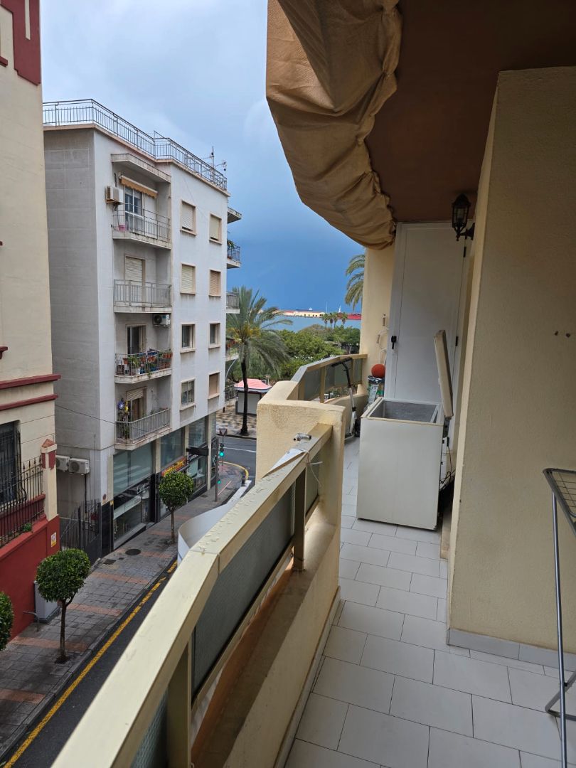 Vista exterior de Pis en venda en  Ceuta Capital amb Aire condicionat, Calefacció i Moblat