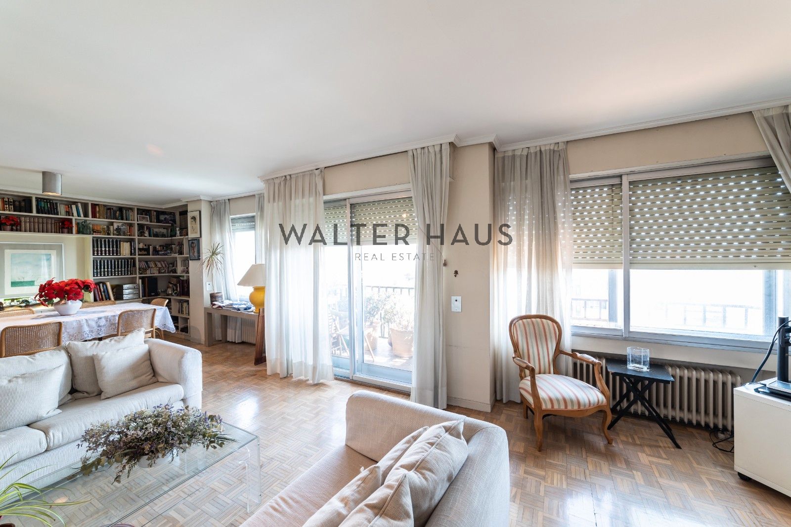 Living room of Flat for sale in  Madrid Capital  with Air Conditioner, Heating and Storage room