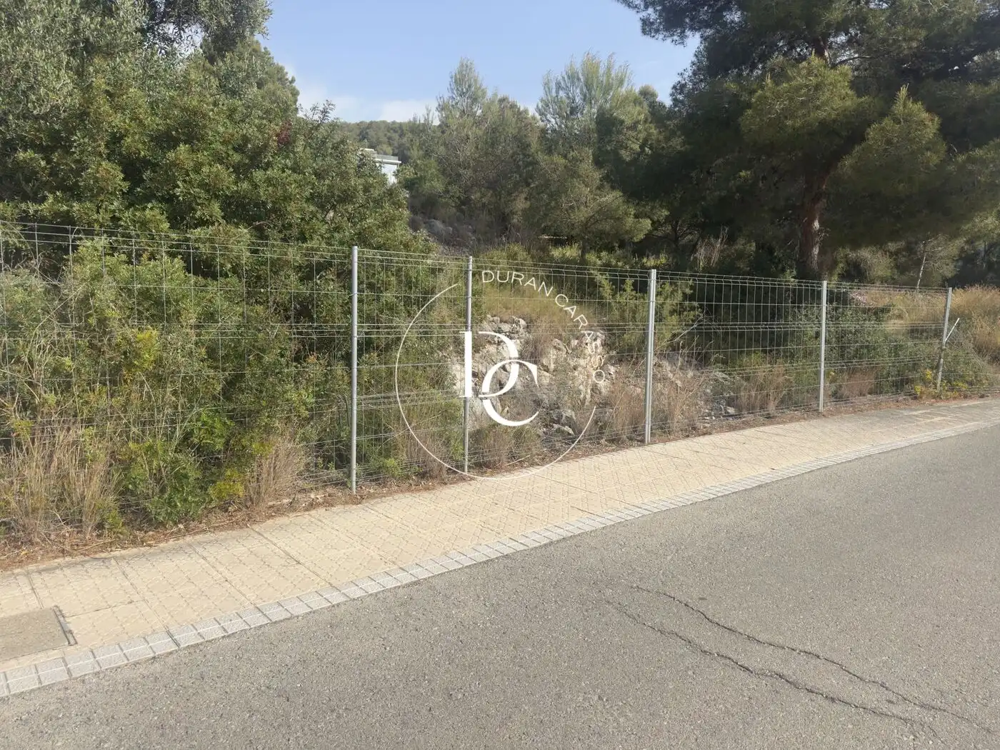 Terrenys i solars en venda a Avinguda del Camí de Can Girona