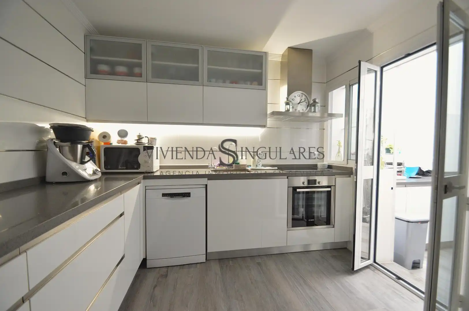 Cocina de Casa adosada en venta en Sevilla con Aire acondicionado, Terraza y Trastero