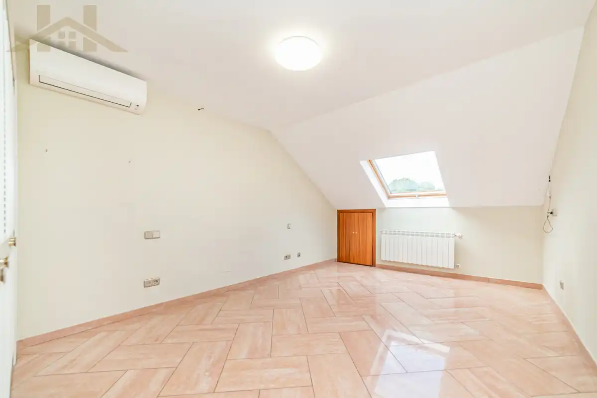 Houses for rent in Calle Cedros, Zona Monte El Pilar