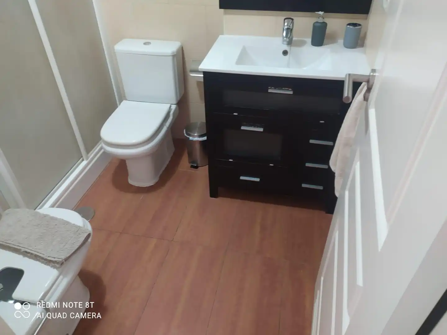 Badezimmer von Wohnung zur Miete in Almería mit Klimaanlage, Privatgarten und Möbliert