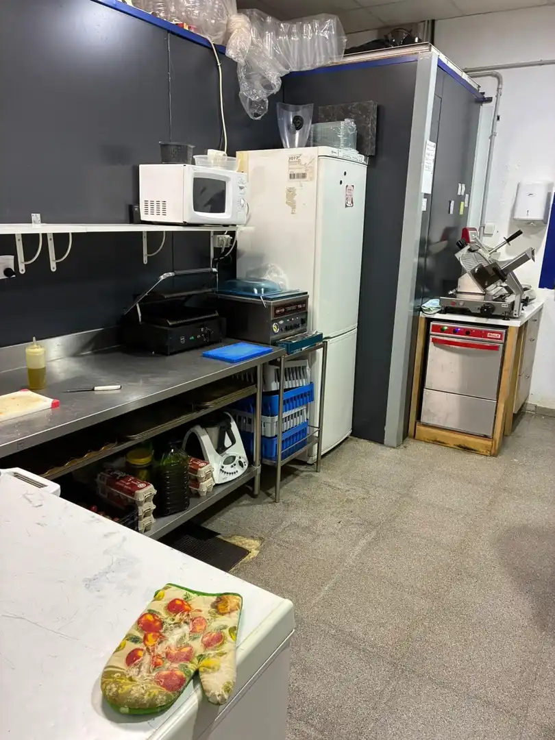 Cocina de Local de alquiler en Olesa de Montserrat con Aire acondicionado