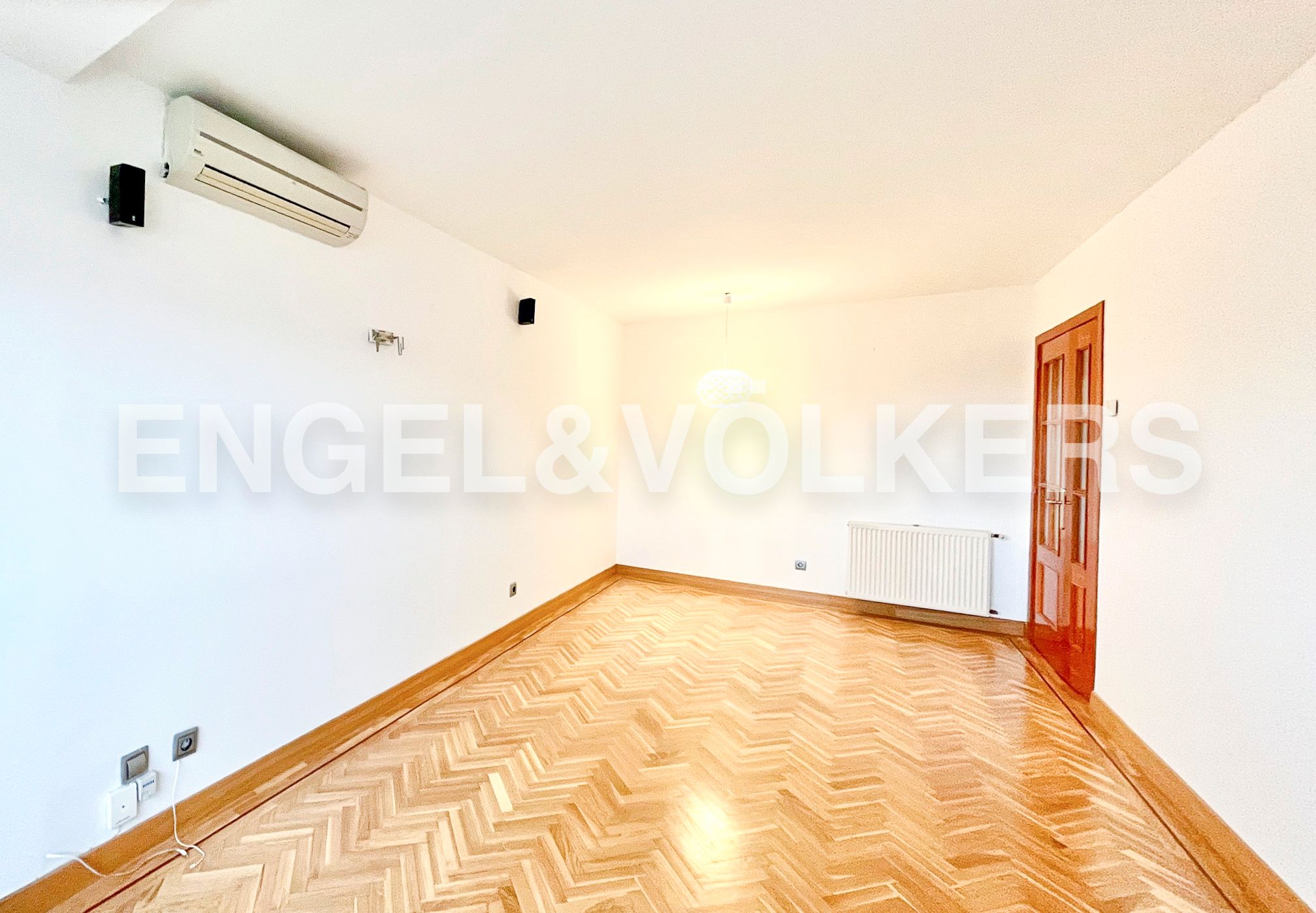 Sala de estar de Apartamento de alquiler en  Madrid Capital con Aire acondicionado, Calefacción y Parquet