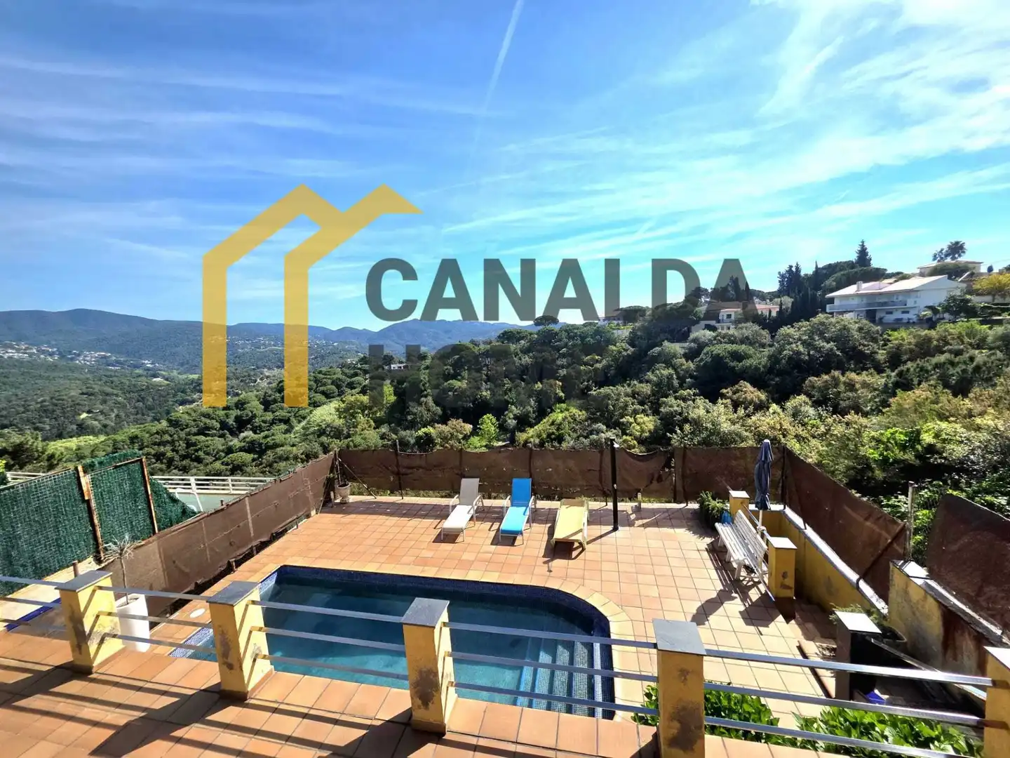 Casa aparellada amb piscina en venda a Carrer Sot de Can Puig, imagen 4