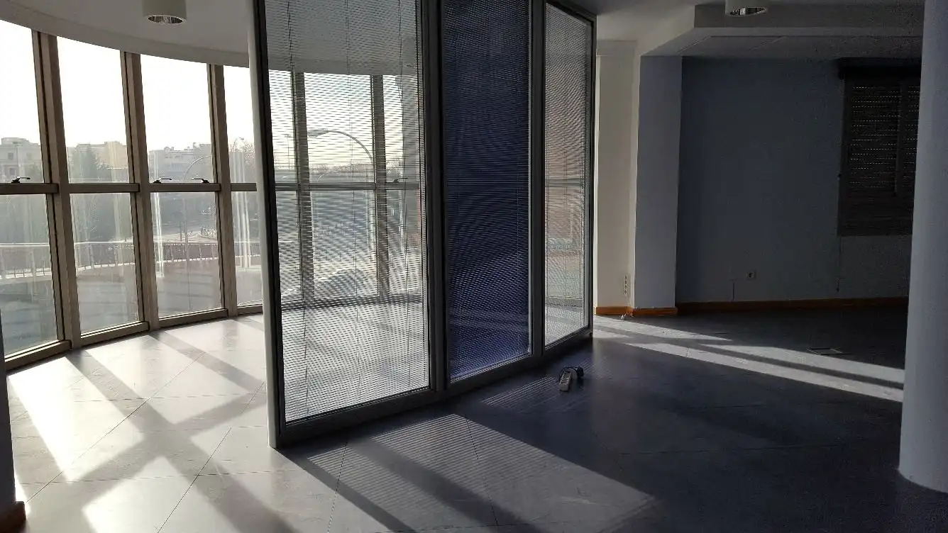 Büro zur Miete in Adelfas
