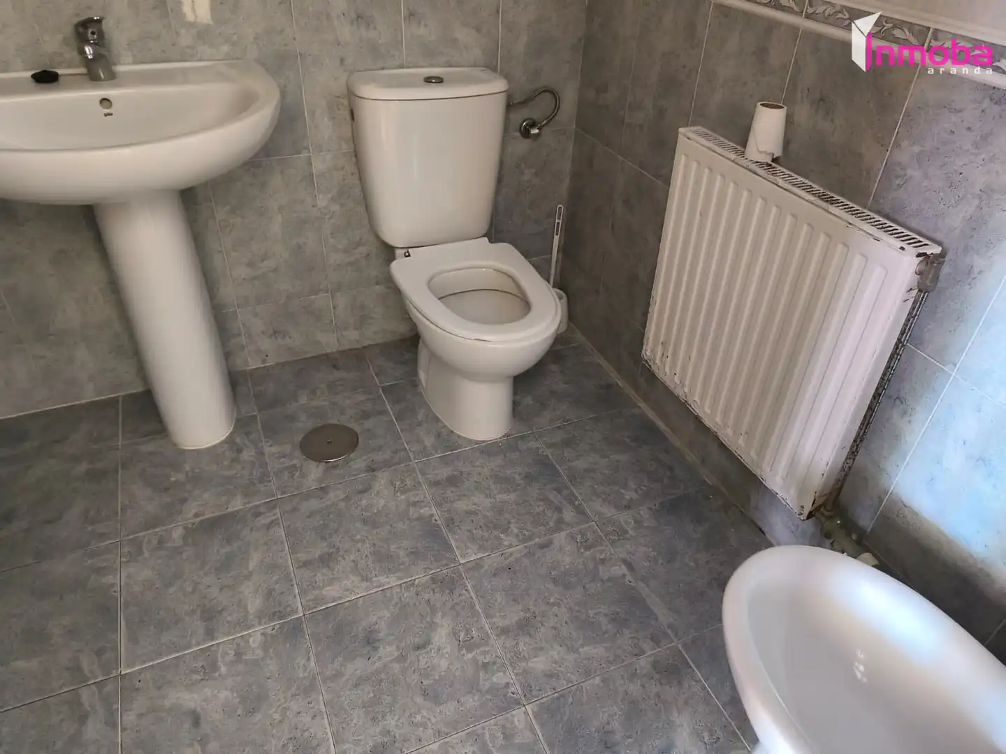 Bathroom of Flat for sale in Aranda de Duero  with Heating and Oven