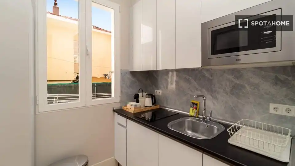 Kitchen of Flat for rent in Madrid  with Air Conditioner, Heating and Furnished