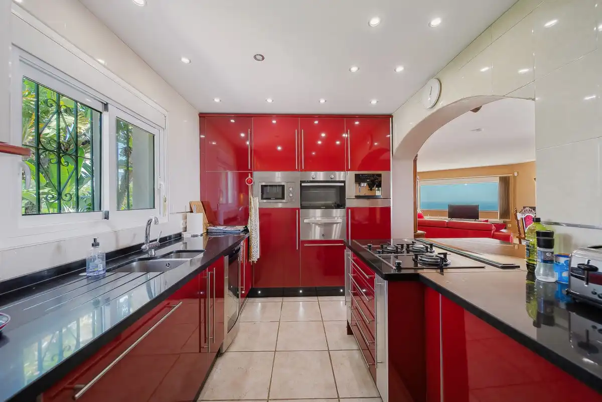 Kitchen of Houses for sale in Benalmádena