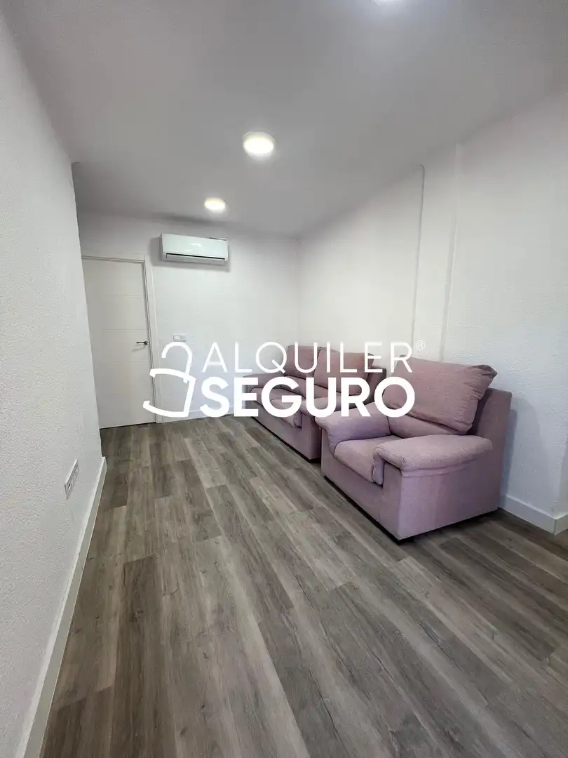 Living room of Flat for rent in Madrid  with Air Conditioner, Heating and Terrace