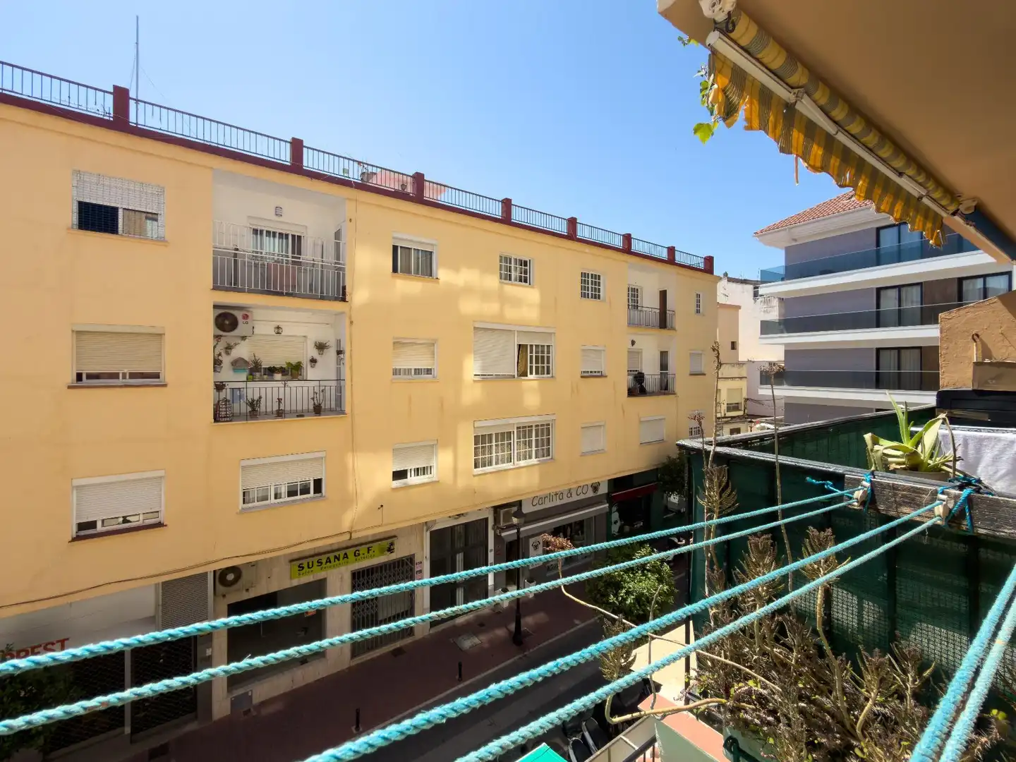 Vista exterior de Apartament en venda en Fuengirola amb Aire condicionat, Terrassa i Moblat