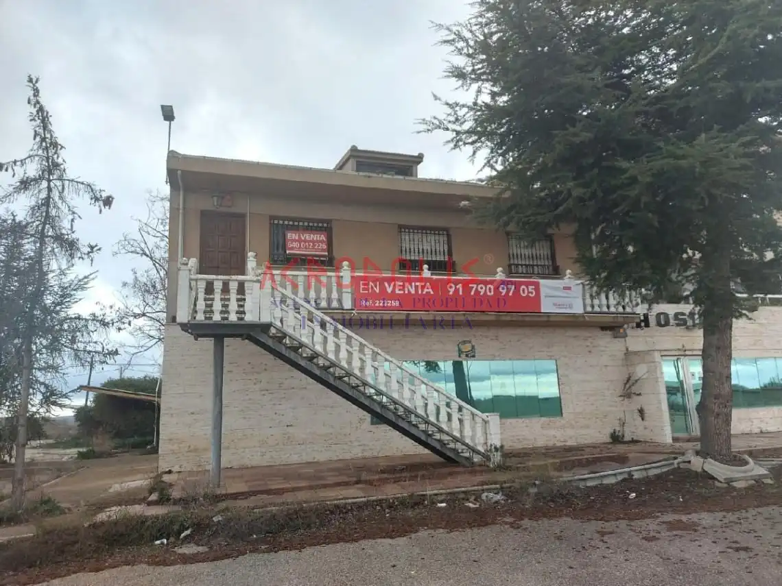 Buildings for sale in Roperuelos del Páramo, León