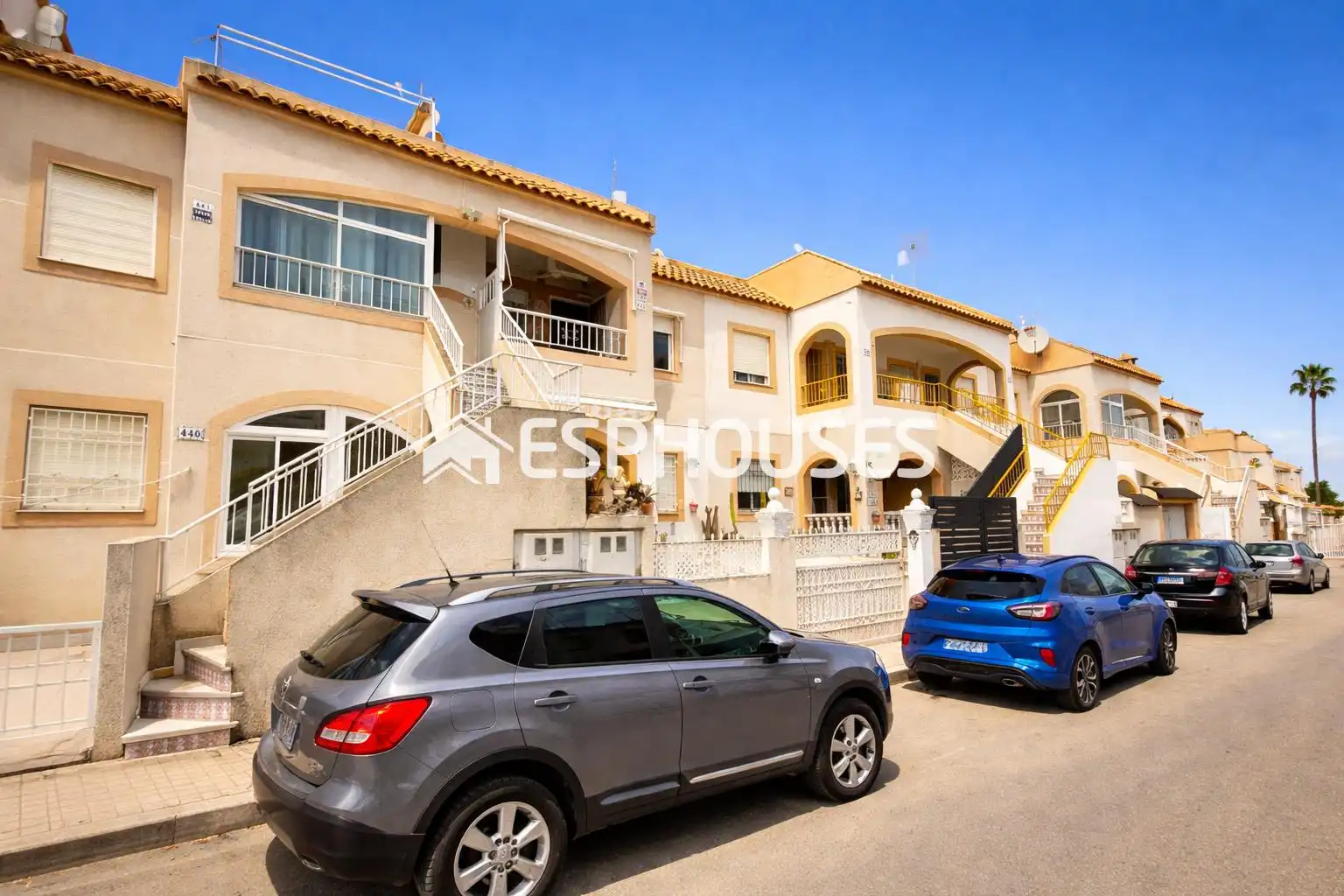 Exterior view of Attic for sale in Torrevieja  with Air Conditioner, Terrace and Storage room