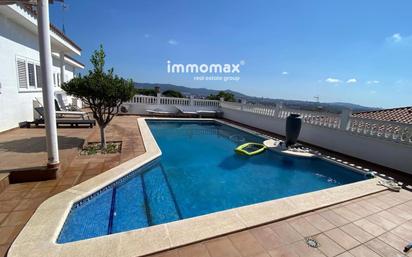 Piscina de Casa o xalet en venda en Sant Boi de Llobregat amb Terrassa i Piscina