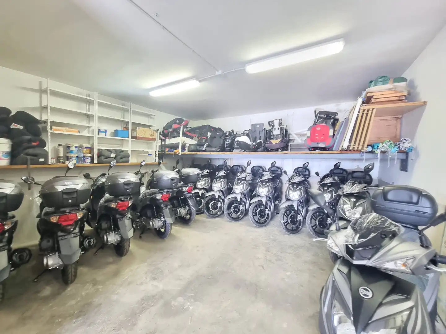Parkplatz von Fabrikhallen zum Verkauf in Ciutadella de Menorca