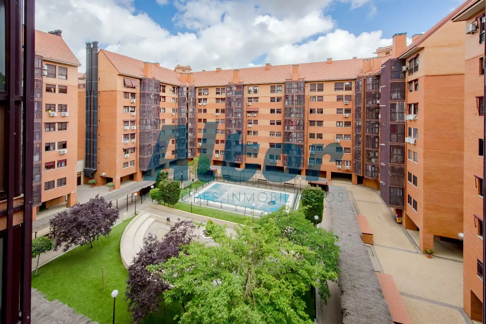 Exterior view of Flat for sale in Madrid  with Air Conditioner, Heating and Storage room