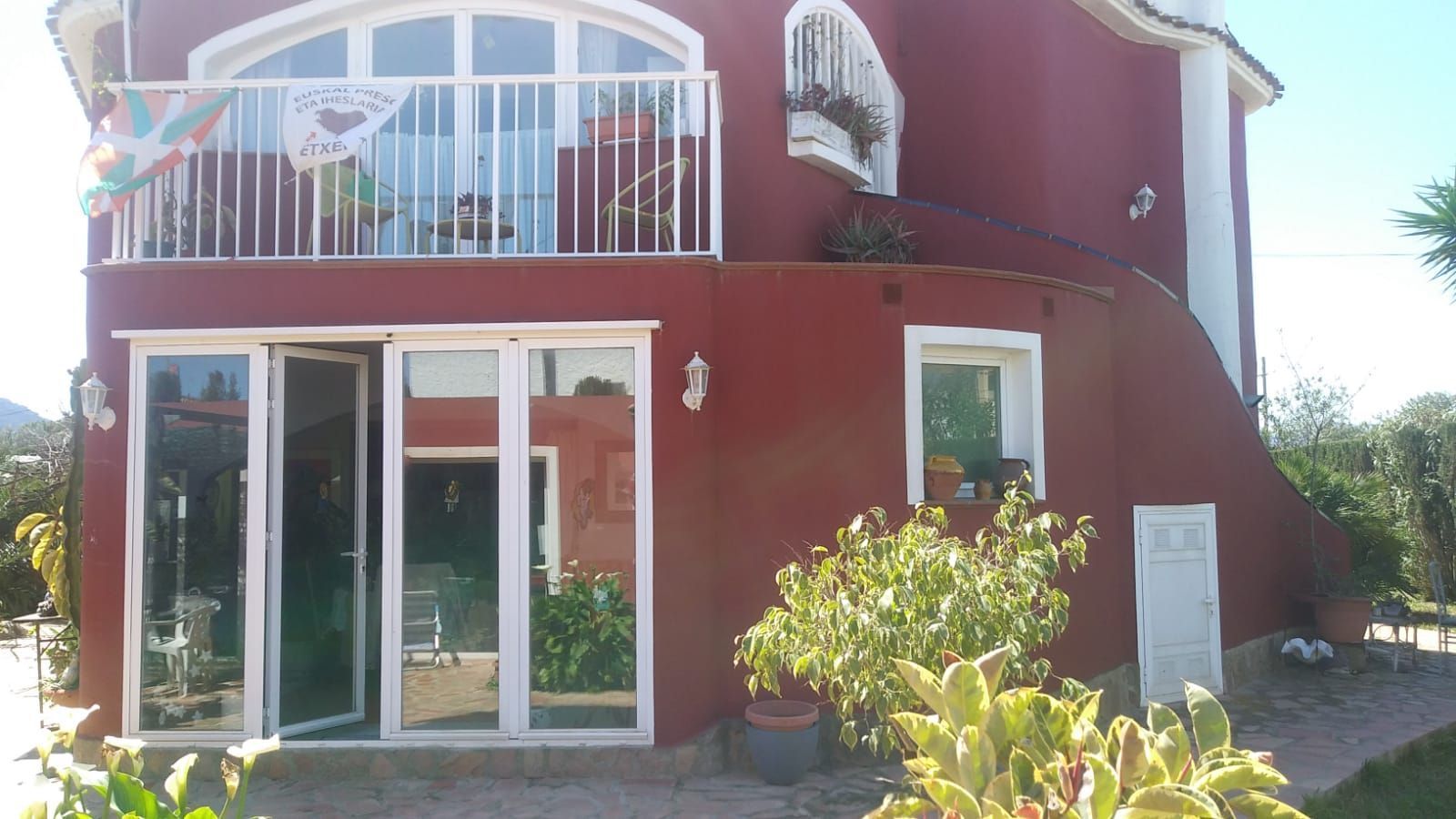 Vista exterior de Casa o xalet en venda en Dénia amb Jardí privat, Terrassa i Traster