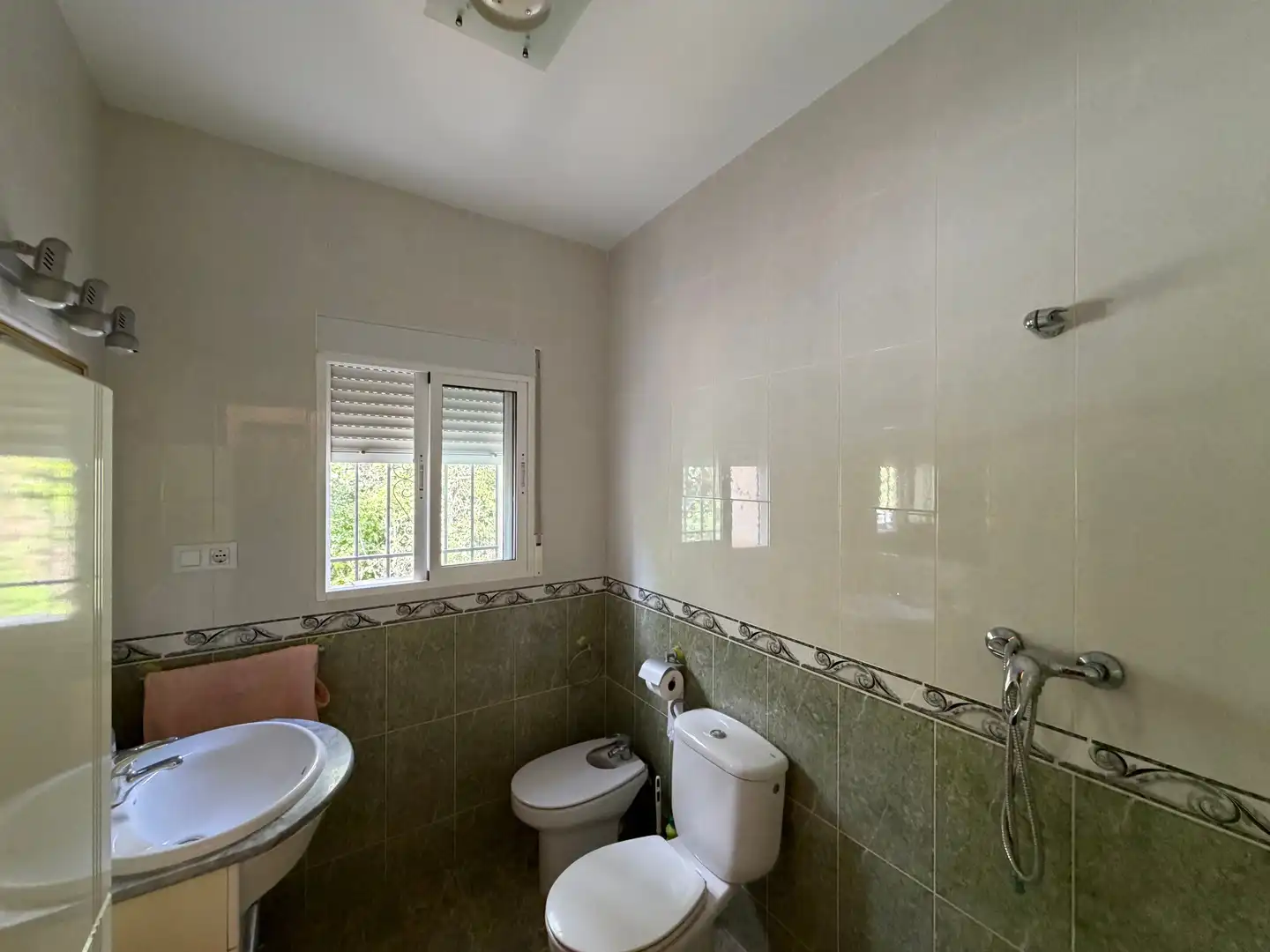 Baño de Finca rústica en venta en Iznájar con Jardín privado y Terraza
